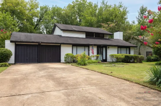 Near Hospital & Dining- Merry on Moorcroft