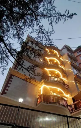 Shining Star Отели рядом с достопримечательностью «Kotkhai Palace»