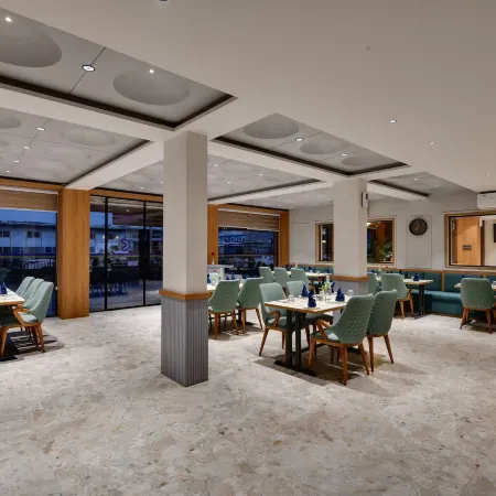 Click Hotel Royal Pearl, Galenda, Dahej