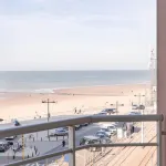 Huswell - Lovely Apartment with Lateral Sea View