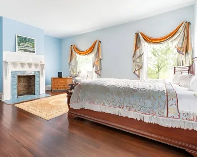 Summer Street Guest House Hotels in Buffalo