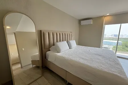 Dominique by Stay Q Отели рядом с достопримечательностью «Torre del Reloj»