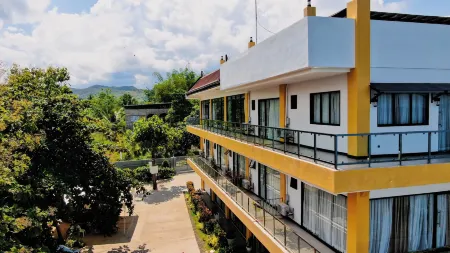 Sacaan Tropical Breeze Resort Отели в г. Согод