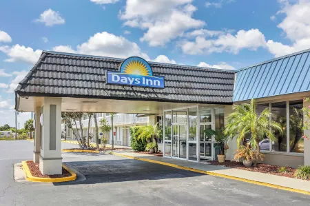 Days Inn by Wyndham Titusville Kennedy Space Center