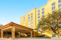La Quinta Inn & Suites by Wyndham San Antonio Medical Ctr NW - parking