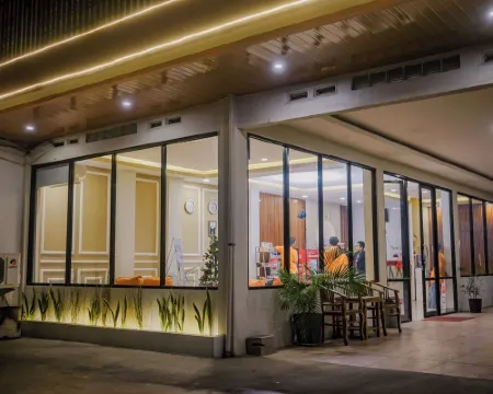 Lucky Hotel Purwodadi Hotels in Grobogan Regency