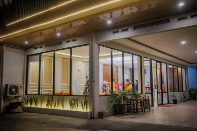 Lucky Hotel Purwodadi Hotel in zona Sendang Teleng