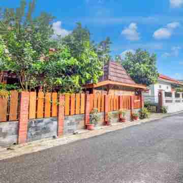 OYO 94377 Maryam Homestay Syariah 2 Hotel Exterior