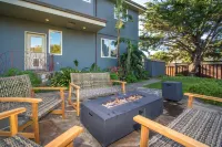 Ocean Views and Outdoor Lounge Area - Serene Coastal Haven