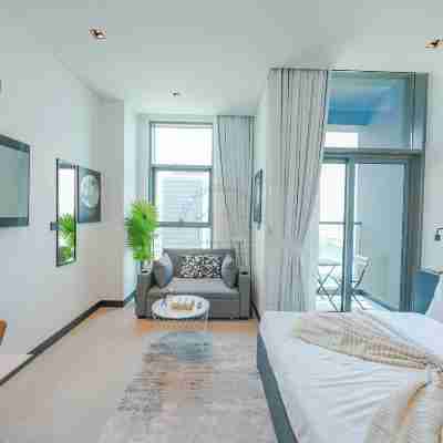 Urban Skyline City Comfort Studio Rooms