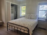 2 Bed, 1.5 Bath, on Pool Pond, Close to Franklin Pierce and Mt. Monadnock