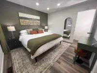 New! 2 Kings! Hot Tub! Access to Full Gym!Espresso! Fully Fenced Yard!