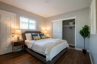 Spacious 3BR/2BA Near LAX and Beaches Hotels in Del Aire