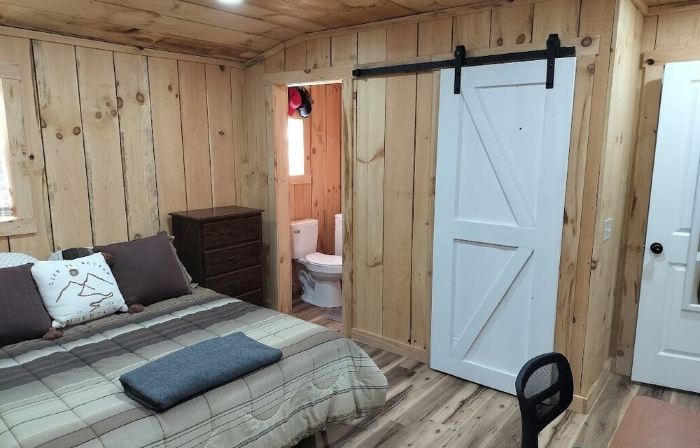 Charming bungalow in marvelous Parsons with AC