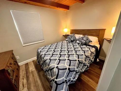 Cottage 32: Flamingo Bungalow - Waterfront Lodging in Downtown Tavares, FL