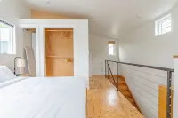 Charming Urban Cottage in Cap Hill