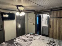 Peaceful cabin retreat to enjoy all the quiet & beauty nature has to offer.