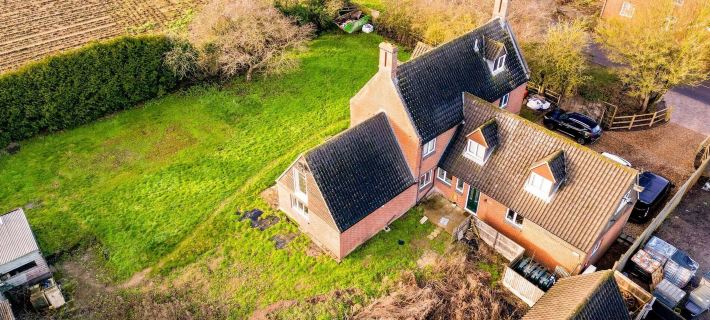 Unique 5Bd Farm House Perfect for Relaxing Hotels in Ipswich