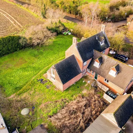 Unique 5Bd Farm House Perfect for Relaxing