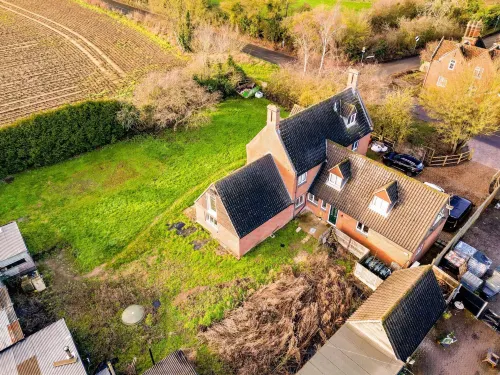 Unique 5Bd Farm House Perfect for Relaxing