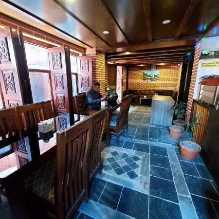 Luniva Restaurant and Guest House Отели в г. Чангу Нараян