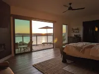 Cliffside Luxury Waterfront Home.  Stunning Views Year Round!!!  Pet-Friendly.