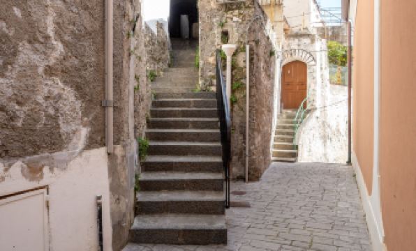 Artist House in Positano - Housity