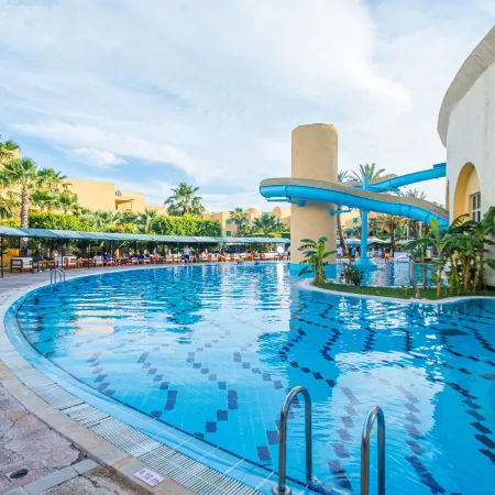 Suites Hôtel les Charmilles & Spa