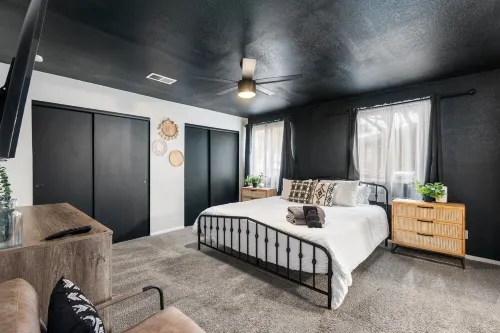 Heated Pool~Hot Tub~Ping Pong~King Bed~Yard Games