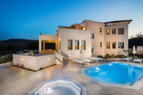 Deluxe Villa Ianthos - Outdoor Hot Tub & Kids Pool - Homestays