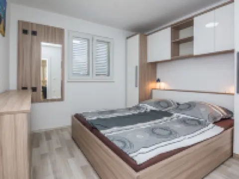 Apartments Loncar Hotels in Vir