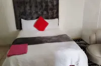 0688429688 Guesthouse in Mafikeng Hotels in Mafikeng