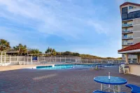 Dolphin's Den - Beach