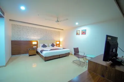 Hotel Occassia Bliss - Premium Hotel with Rooftop Restaurant & Bar in Miyapur Отели в г. 