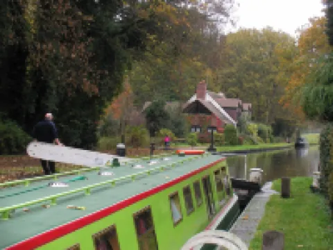 คานาล โคฟ รีทรีต ใน สโตน