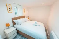 Sale 2-Bedroom Apt - Sleeps 5 - Free Parking
