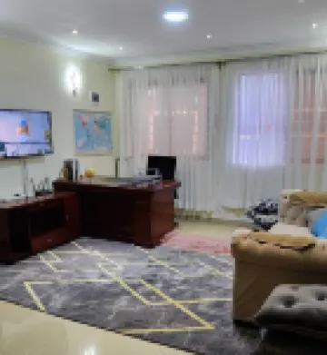 Lux Suites Vacanza Homes Nakuru