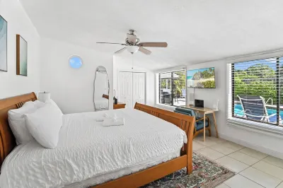 Casa Dove: Pool & King 2mi Beach, with King Bed