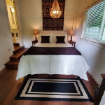 Studio Zen in Kirkland Hotels in Kirkland