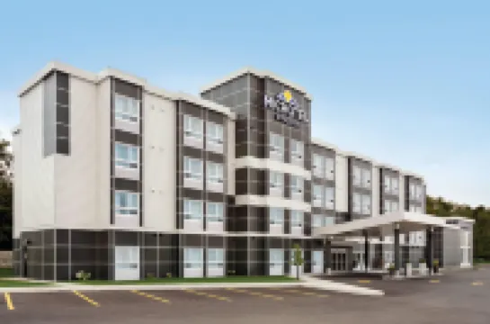 Microtel Inn & Suites by Wyndham Val-d'Or Hotéis em 