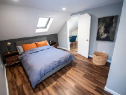 Cozy Loft steps from VT Downtown 本寧頓酒店