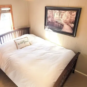 Cozy & Clean Loft Near Lake Michigan – Ideal for Work & Play!