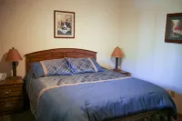 Lakeside Haven Home On Birch Lake, Sleeps Up To 12 People.