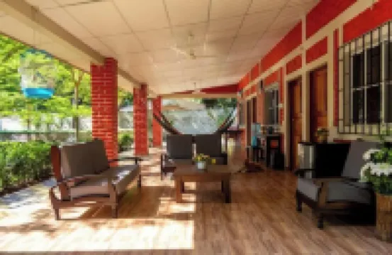 3BR Beach House - Walk to Sandy Beach in Surf City