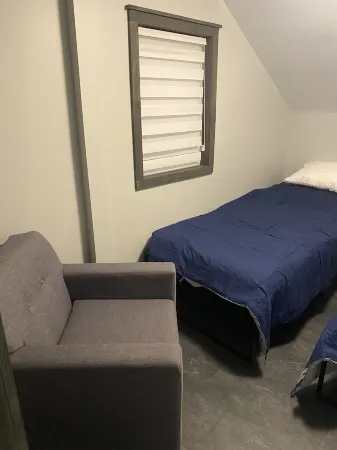 Cozy remodelled house minutes away from hiking trails and Chaleur Bay Отели в г. Батерст