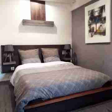 Wood Stone & Wine Rooms