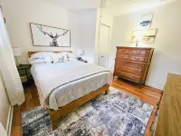 The Cozy Getaway Cabin w/Hot Tub-Sauna-WiFi on ATV trails near Lake Arbutus Hotels in Dewhurst