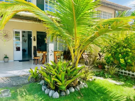 Duplex house on the beach sand with swimming pool and barbecue in Maceió, Ipioca. Отели рядом с достопримечательностью «Hibiscus Beach Club»