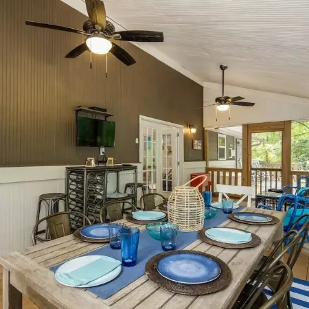 Lake Cottage + Party Dock + Fire Pit + Game Room + Loft