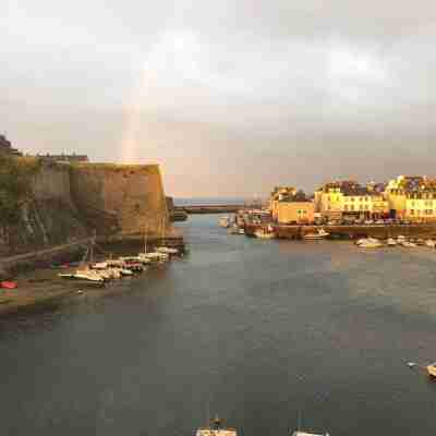 Downtown apartment with breathtaking view of the port and the Vauban citadel Others